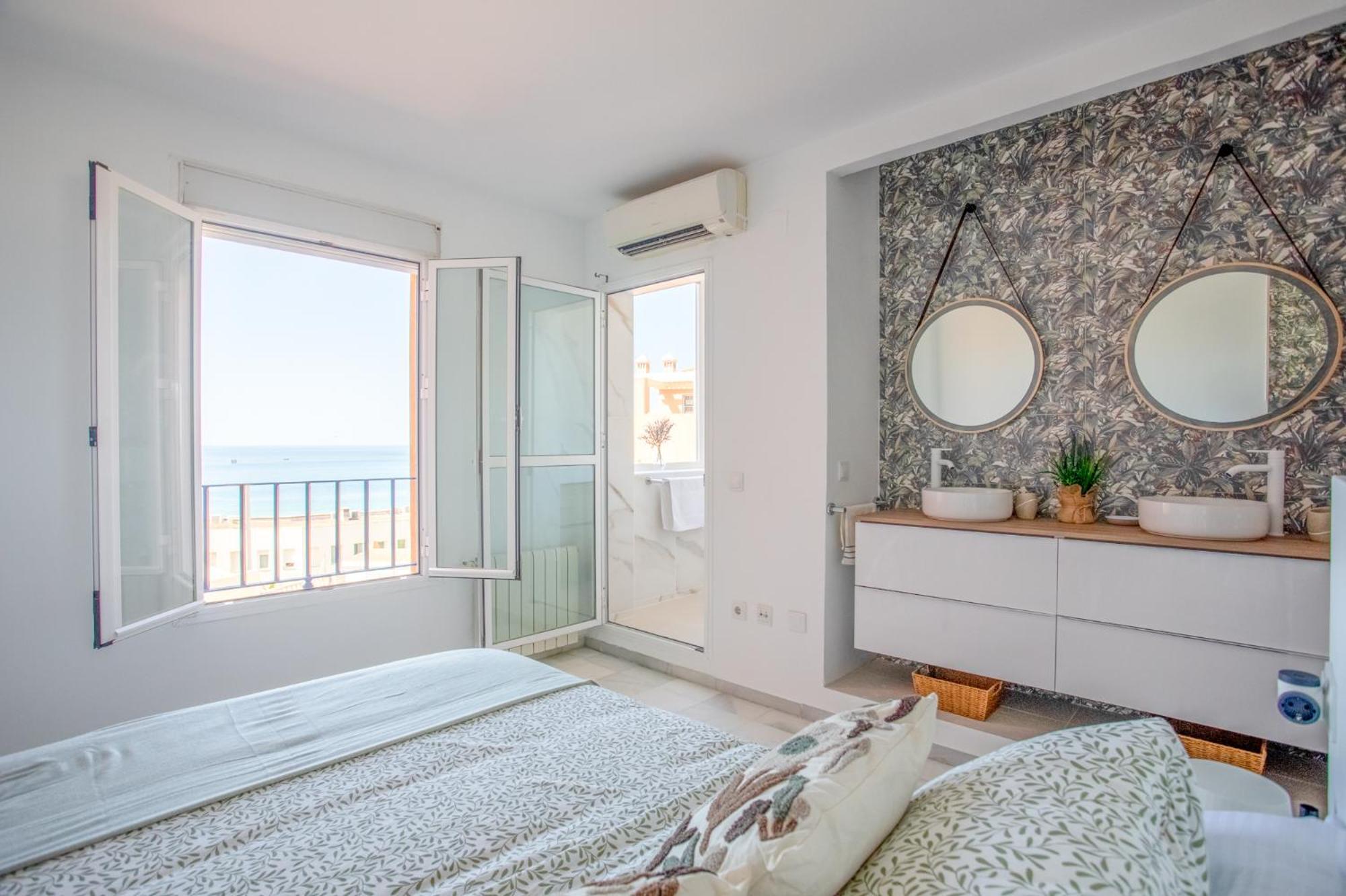 Вилла Wehostcostaluz-Maison Zen Au Bord De Mer Эль-Пуэрто-де-Санта-Мария Экстерьер фото